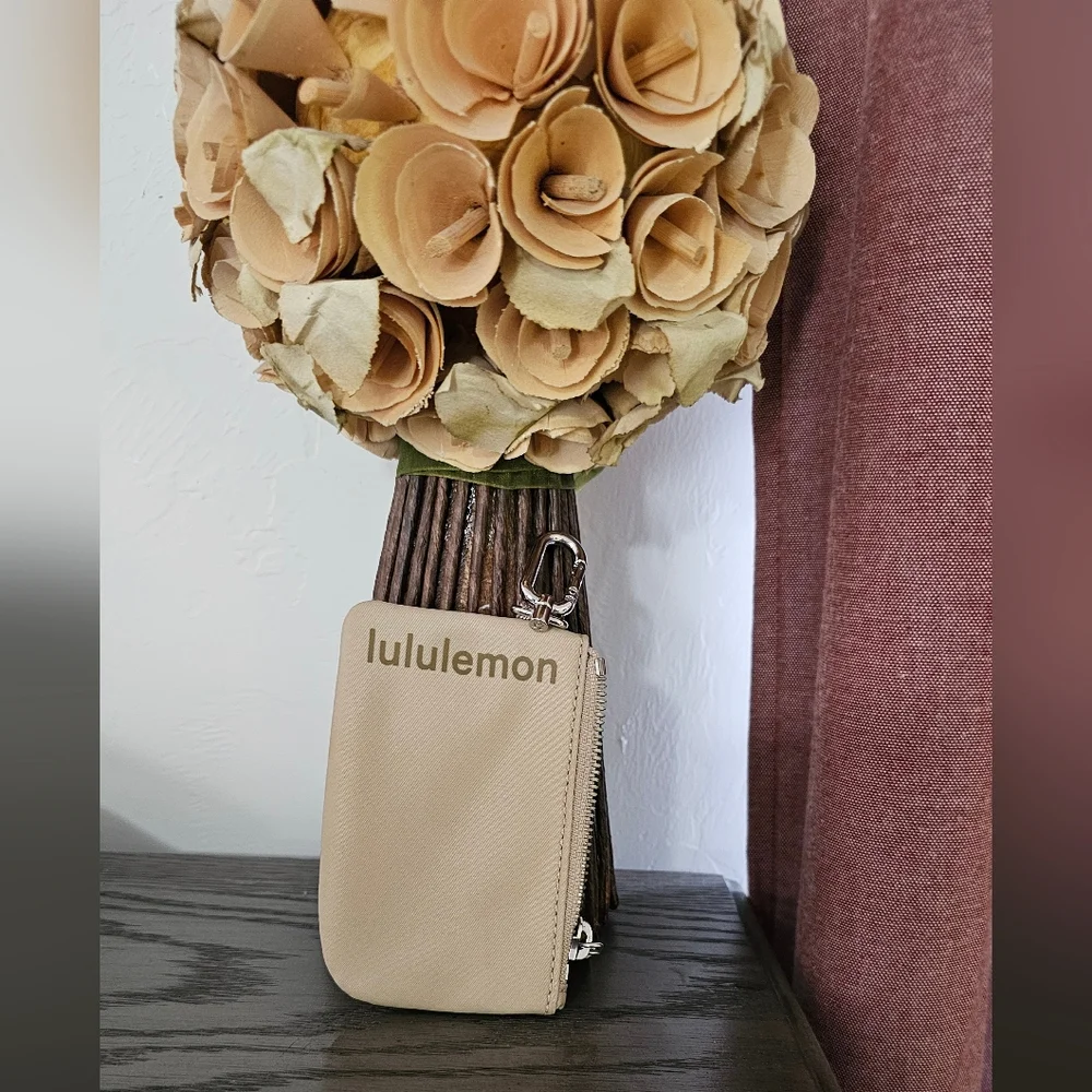 Lululemon Dual pouch - Picture 4 of 8